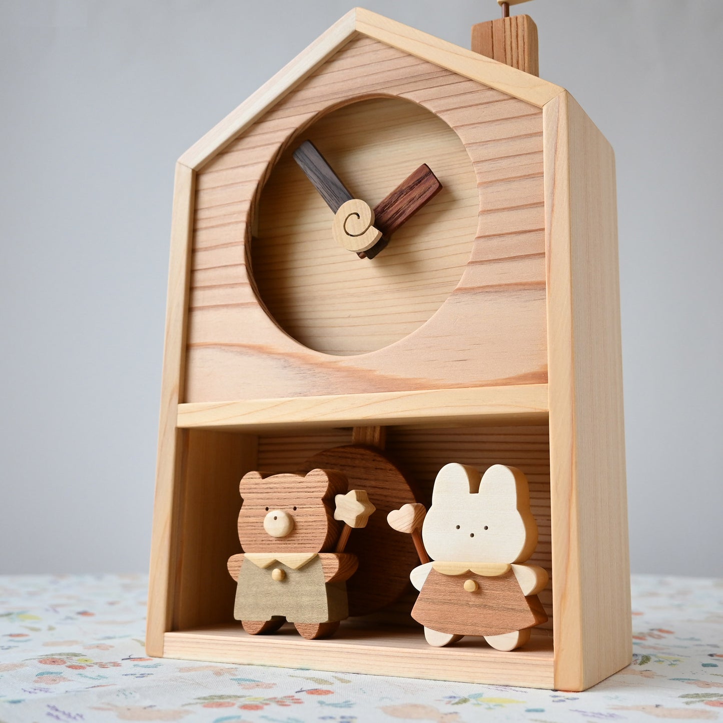 木の家と時計☆Wooden house clock