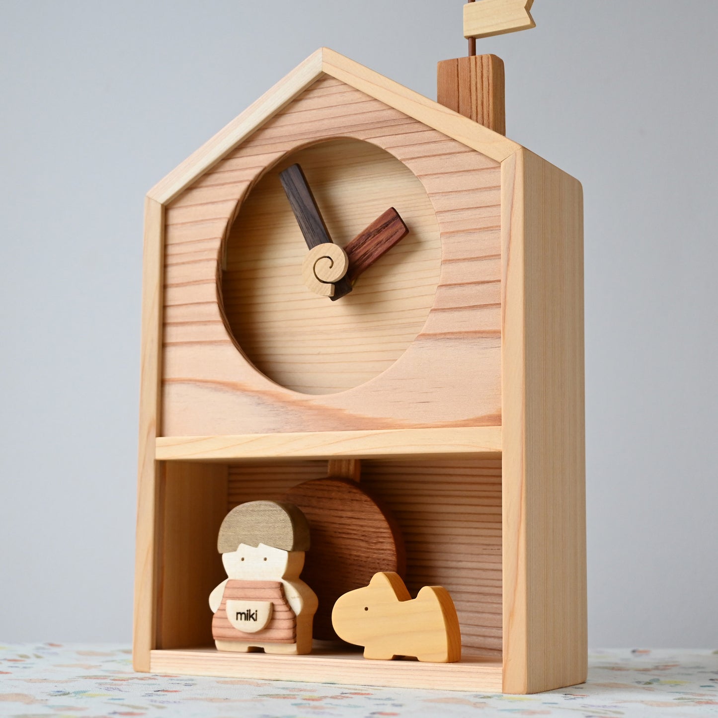 木の家と時計☆Wooden house clock