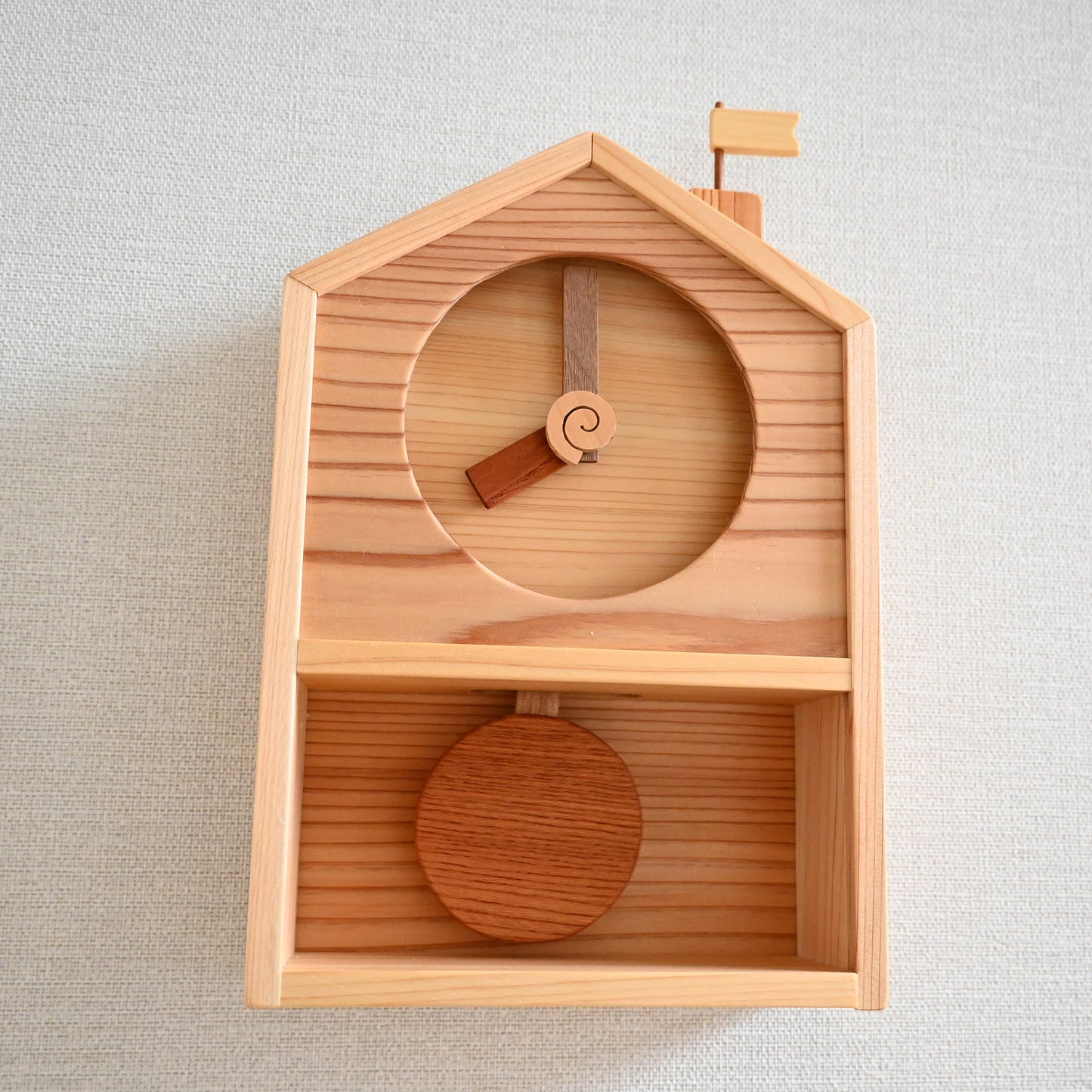 木の家と時計☆Wooden house clock