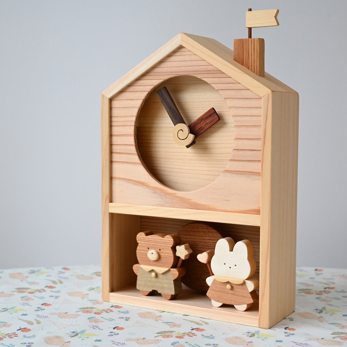 木の家と時計☆Wooden house clock