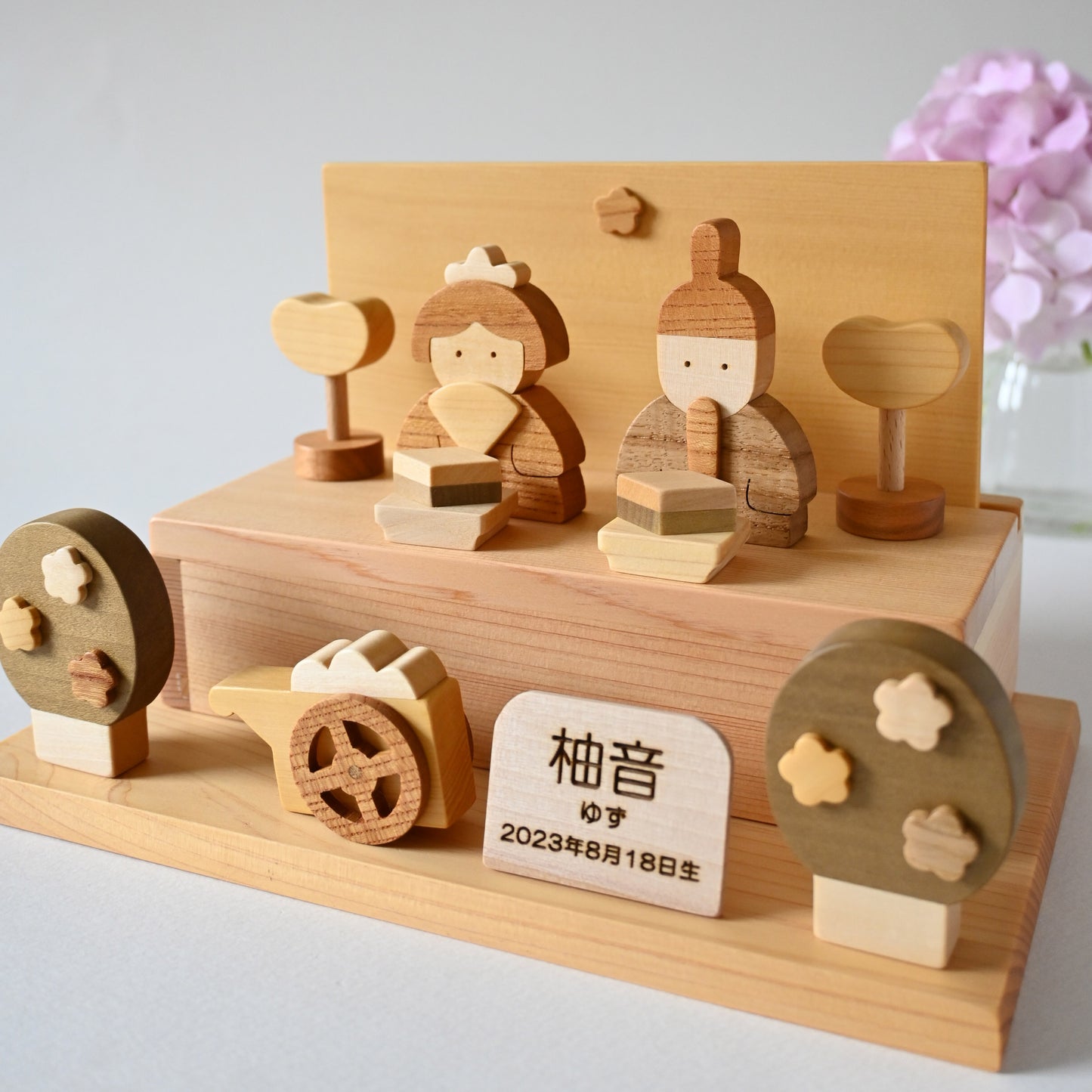 ひな人形☆コンパクトに収納できる木製雛人形