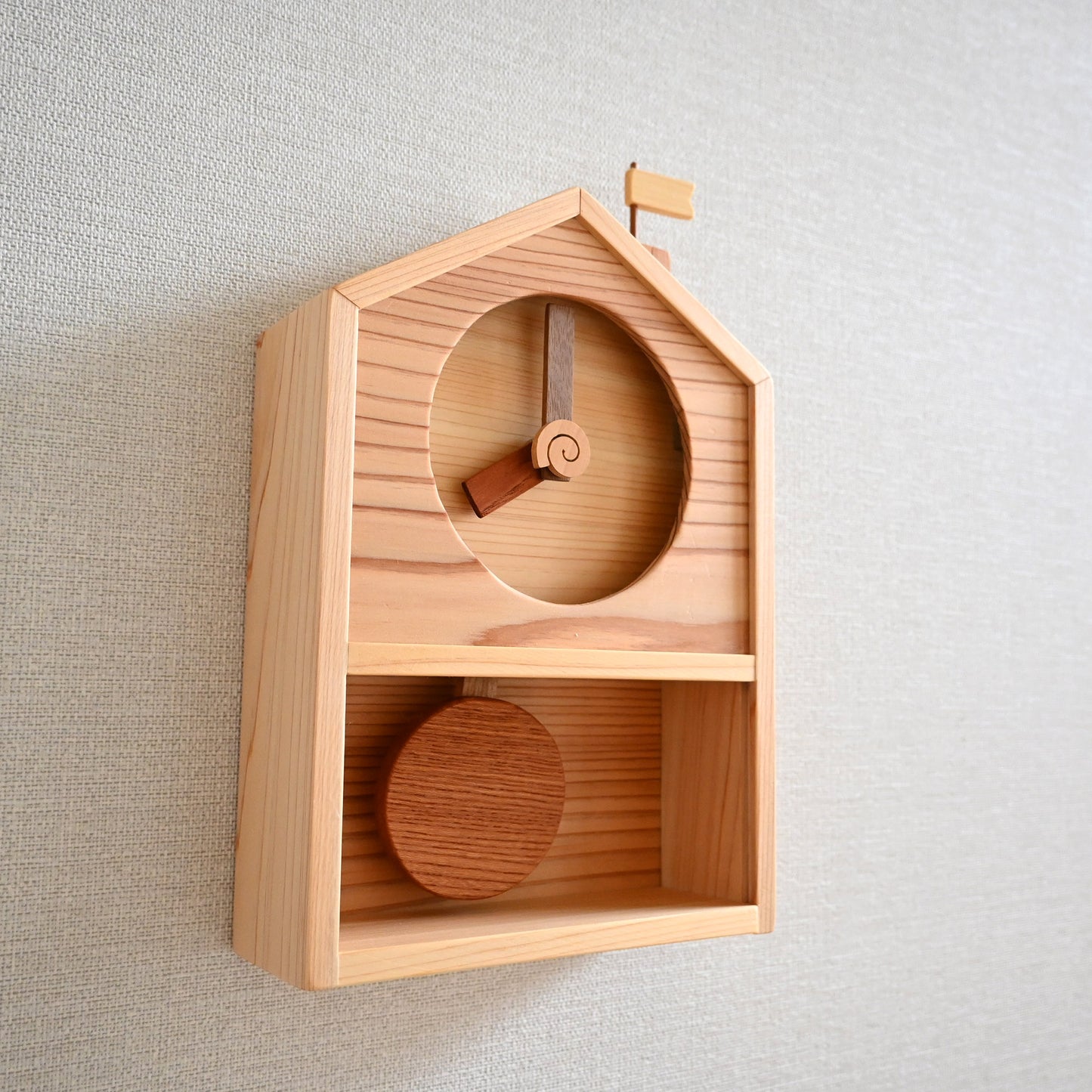 木の家と時計☆Wooden house clock