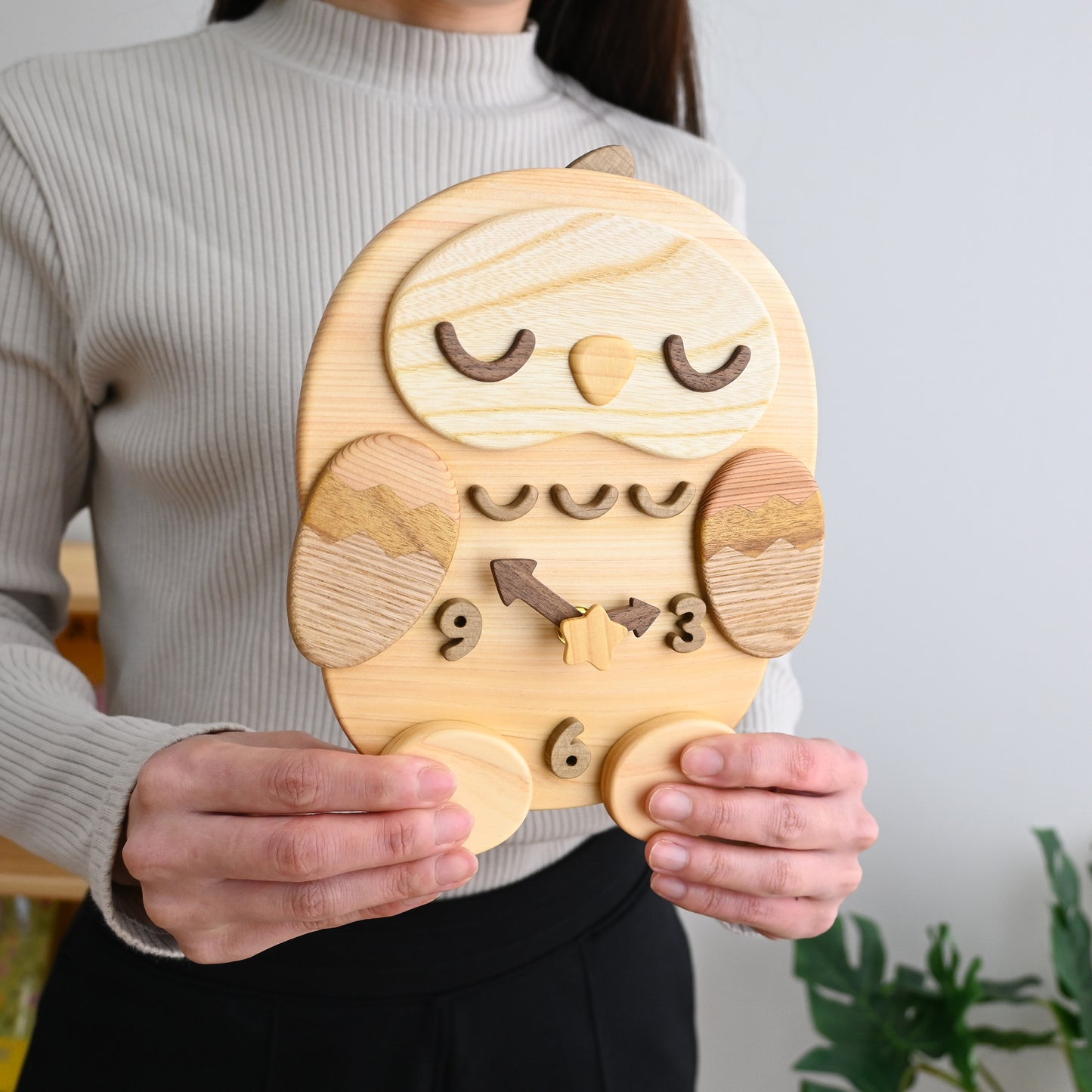 フクロウ時計|美しい日本のヒノキで作る