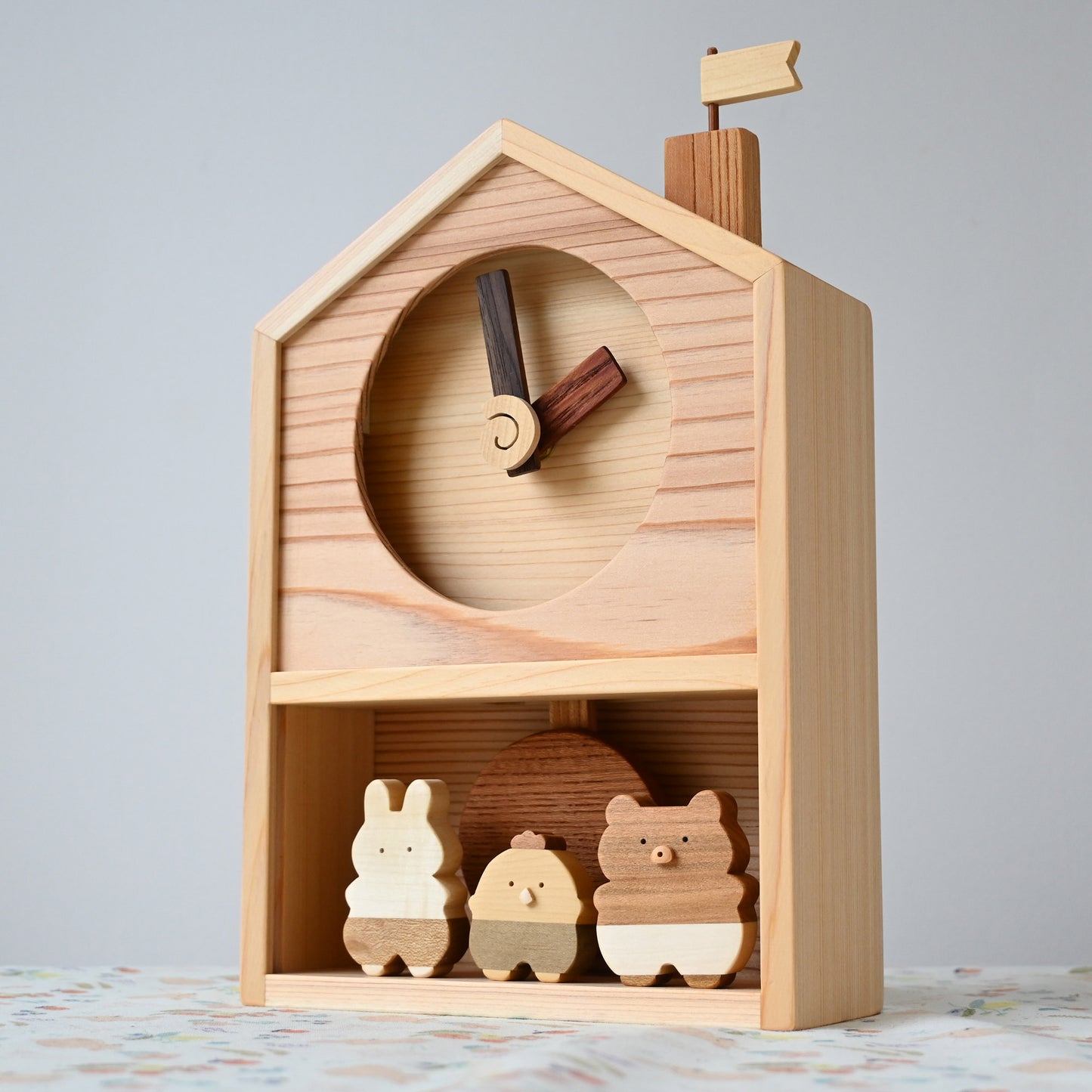 木の家と時計☆Wooden house clock