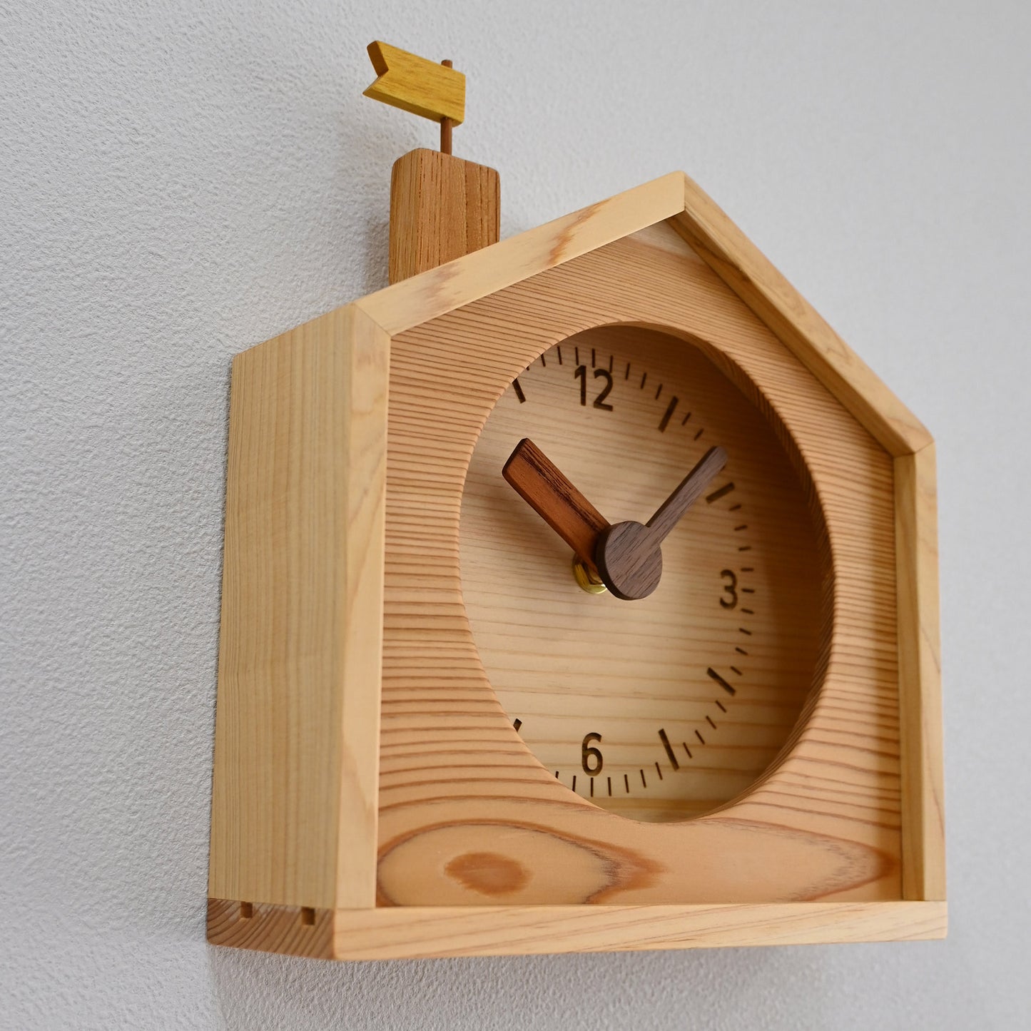 山小屋の時計