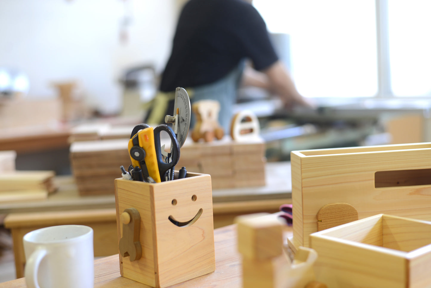 いつも笑顔のロボット君の鉛筆立て