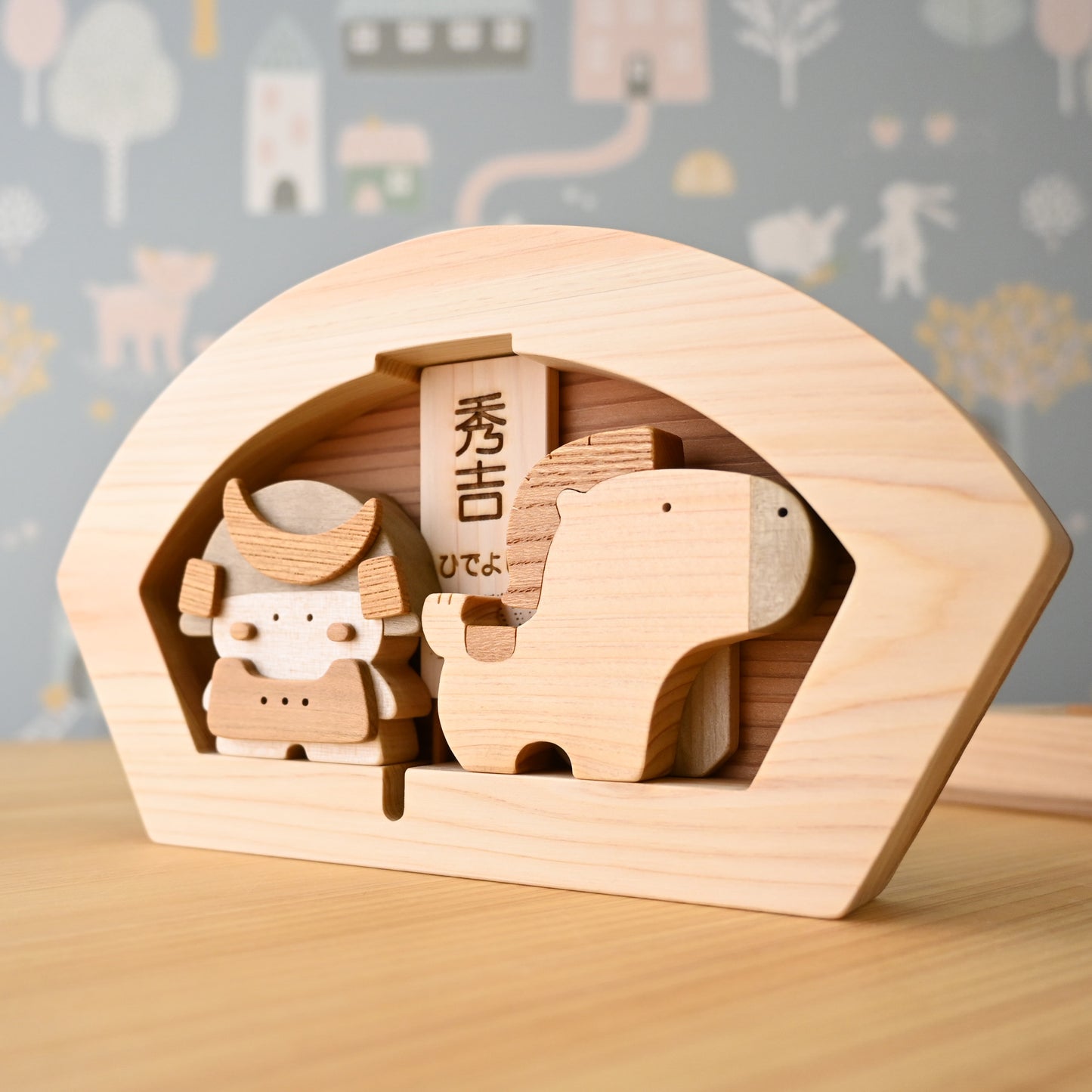 かわいい木の五月人形「秀吉」｜名入れ無料｜天然木のコンパクト五月人形