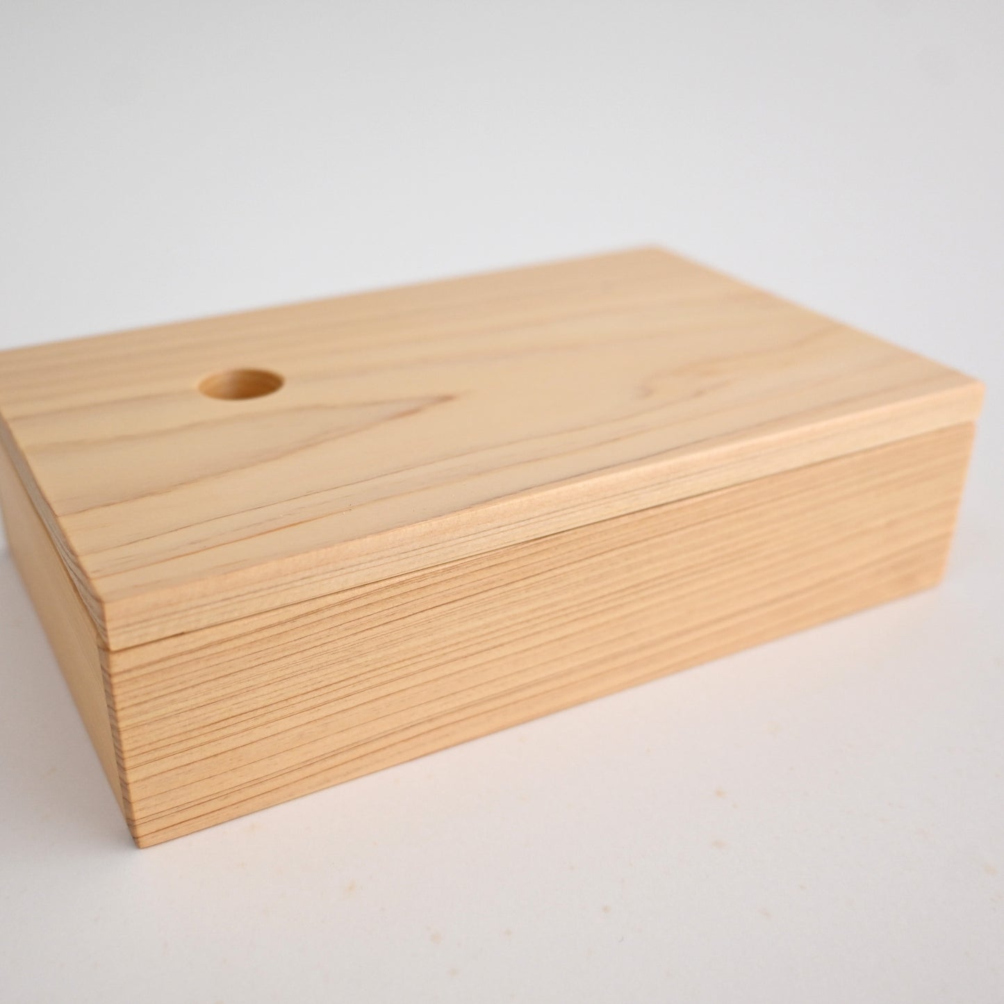 名入れ五月人形HIRO｜４月初旬発送｜木のおもちゃ作家の木製コンパクト兜飾り｜初節句・こどもの日のお祝い