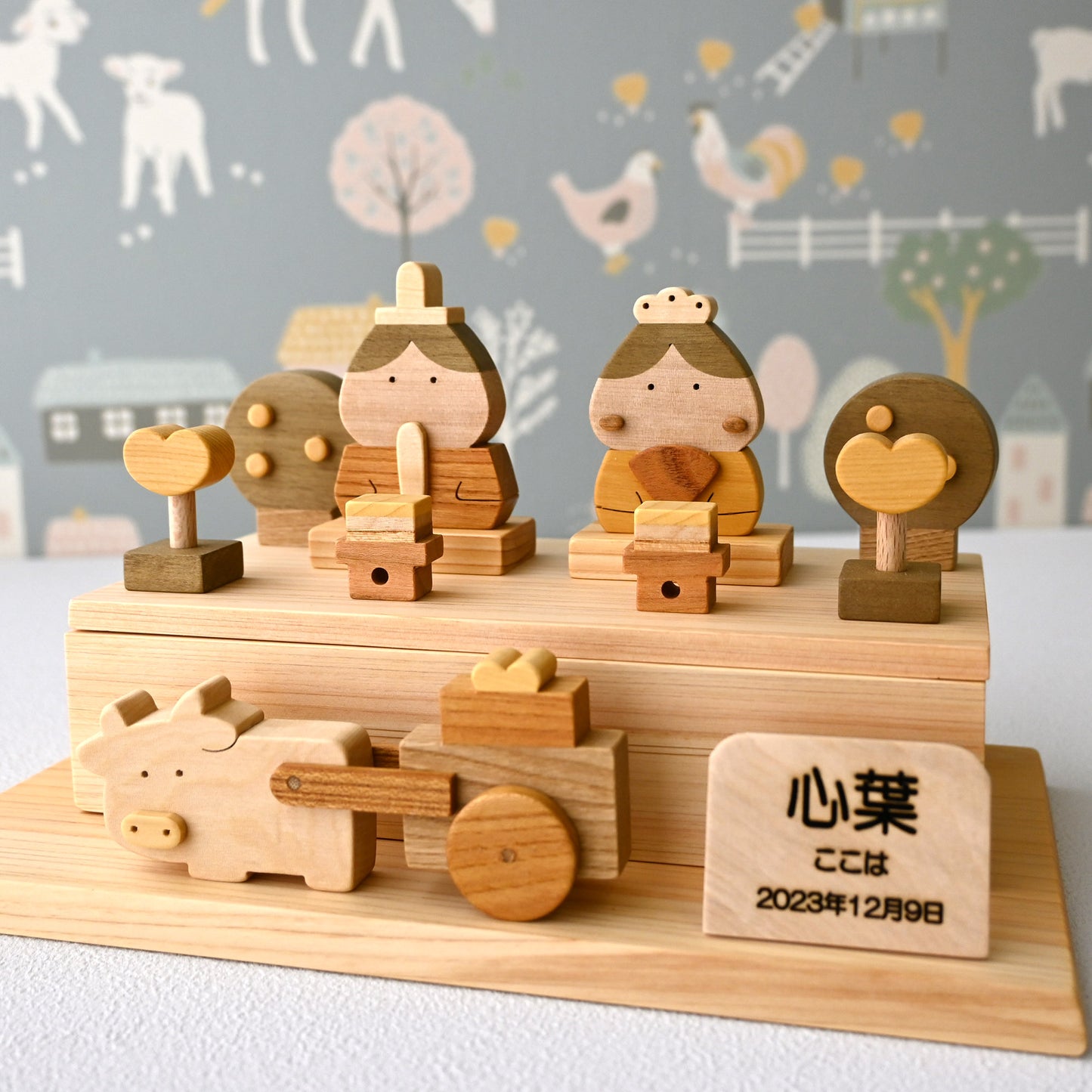 木のひな人形おはぎ