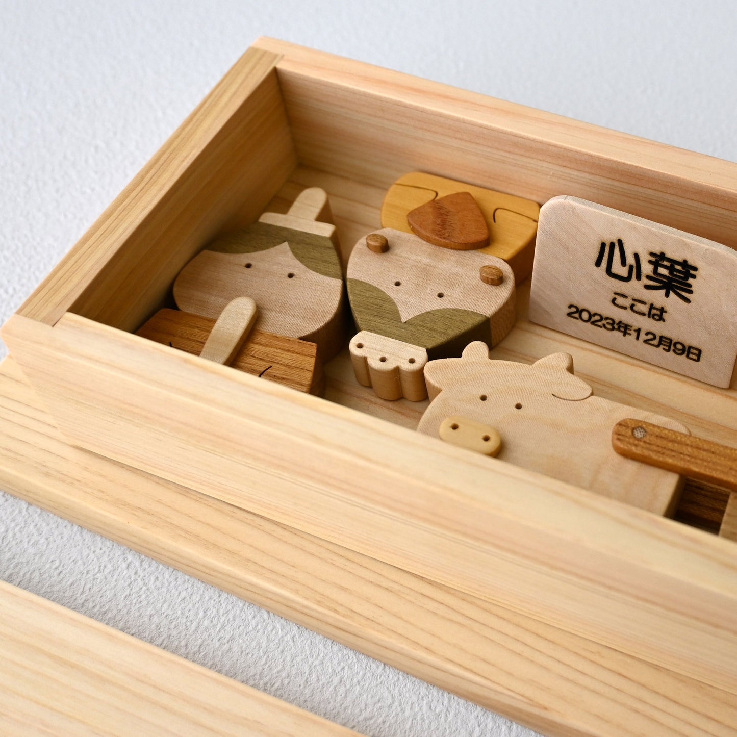 木のひな人形おはぎ