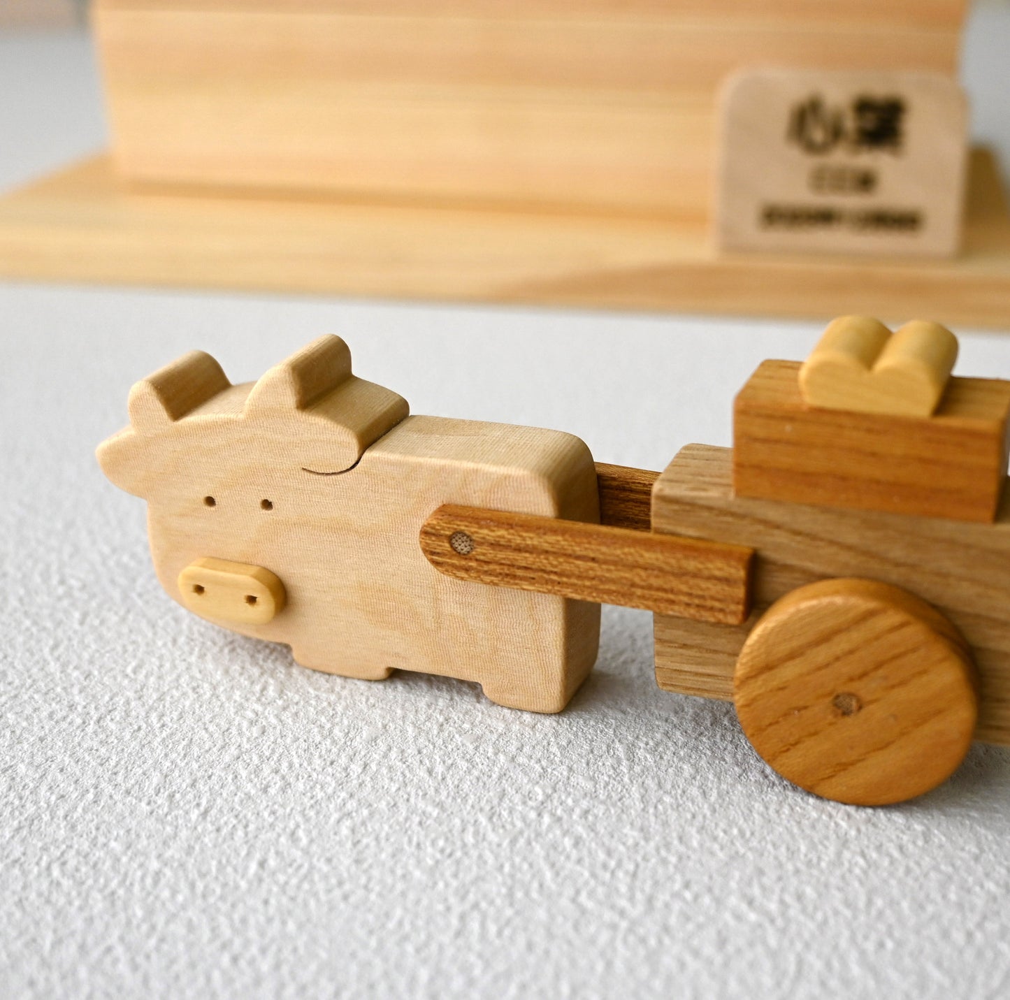 木のひな人形おはぎ